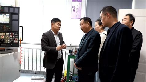 蚌埠市交通局党委委员、副局长王光银赴安徽水利G329一级公路项目调研