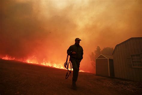 Easy fire: Large brush fire erupts in Simi Valley near Reagan Library ...