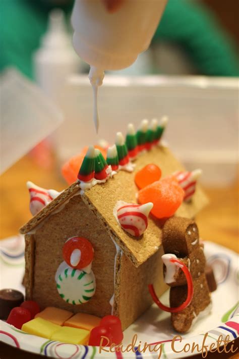 Graham Cracker Gingerbread Houses ~ Reading Confetti
