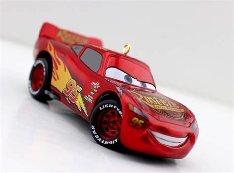 Dan the Pixar Fan: Cars 3: Hallmark 2017 Lightning McQueen Keepsake ...