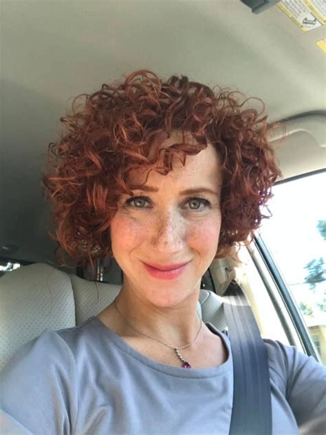 hair styles short curly hair