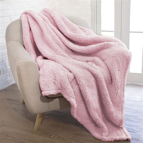 PAVILIA Plush Sherpa Throw Blanket for Couch Sofa | Fluffy Microfiber ...
