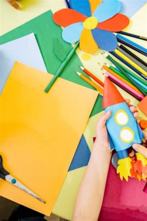 Kids Doing Crafts 的图像结果