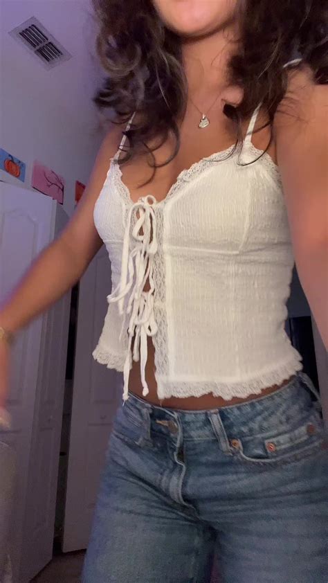 Victoria Jaimes (@victoriajaiimes) - Urlebird