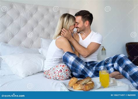 In Bed Couples