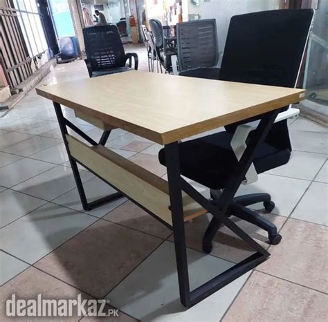 Pakistan Study Table with Computer 的图像结果