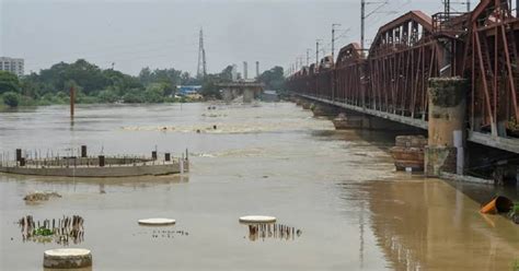 Delhi Flood Report: Yamuna River water level to rise above 207 meters ...