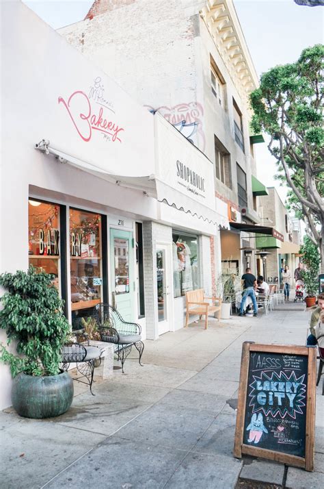 A Guide to Larchmont Village a Neighborhood Gem in Los Angeles ...