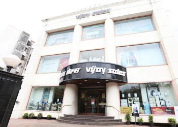 मुंबई के 3 सर्वश्रेष्ठ उपकरण भंडार - ThreeBestRated