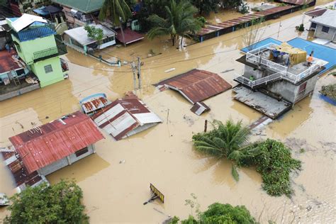 Photos: Super Typhoon Man-yi devastates Philippines, 4th typhoon to hit country in 2 weeks