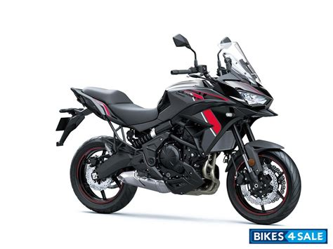 Metallic Matt Dark Grey / Ebony. Kawasaki Versys 650 BS6 2024 ...
