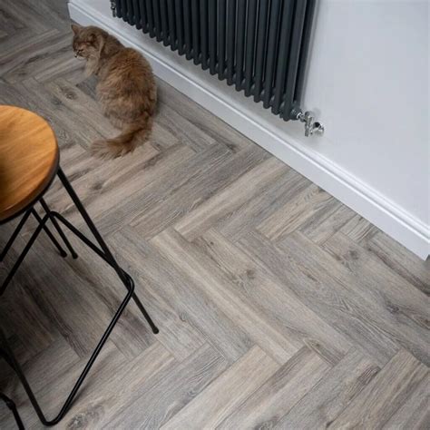 Cambridge 8mm Nude Oak Laminate Flooring