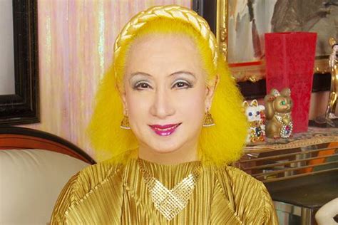 関連する画像の詳細をご覧ください。美輪明宏さんが語る小池都知事「緑色の服は封印しました（笑）」（女性自身）