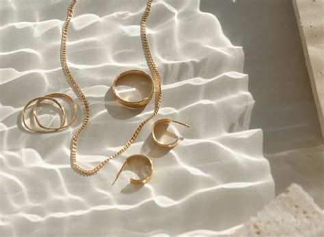 Waterproof Jewelry 101: What You Can (and Can’t) Wear in Water | GLDN ...
