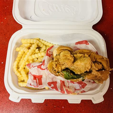 The Best Fast Food Chicken Sandwich Hack Is At Raising Canes