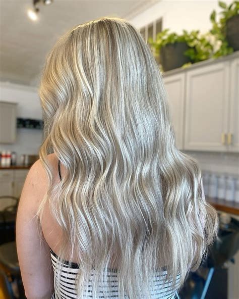 29 Best Ways to Get a Sandy Blonde Hair Color for Natural Depth