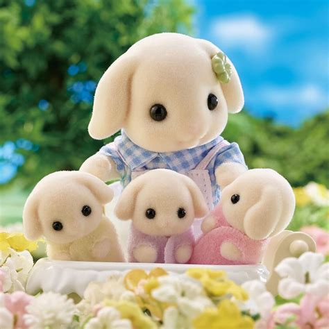 FLORA RABBIT FAMILY CALICO CRITTERS - THE TOY STORE