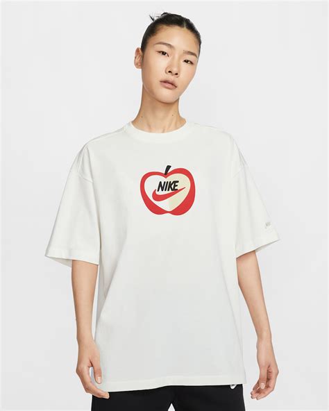 Nike Sportswear Women's Oversized T-Shirt. Nike IN