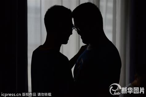新华网：山西首届同性恋亲友恳谈会举行 - 飞赞