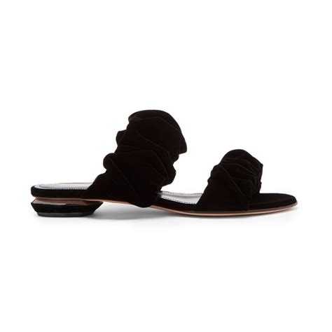 3 times Deepika Padukone perfected all-white outfits for our style ...