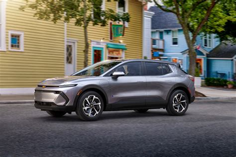 Le Chevrolet Equinox EV 2024 est dévoilé avec un prix de départ de 30 000$ aux États-Unis ...