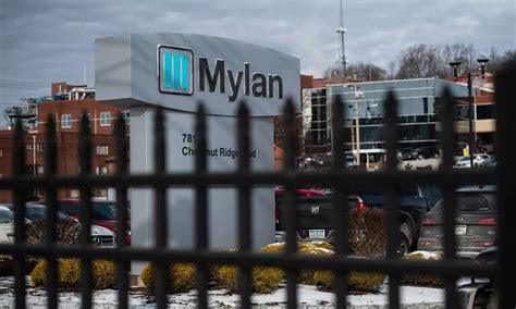 Mylan recalls one lot of injectable daptomycin over presence of ...