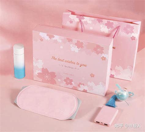 测最近送什么礼物最新素材