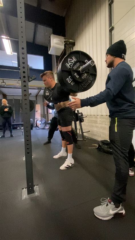 190 kg / 419 lbs tied squat PR @ 85 kg / 187 lbs . How much do I got ...