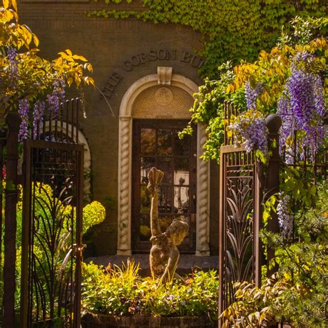Why Dick’s Drive-In Is Seattle’s Most Popular Burger Place | Eater Seattle