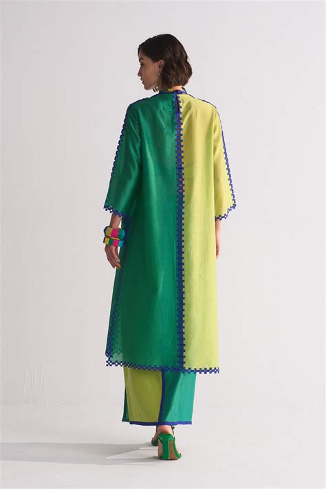 COLOUR BLOCKED APPLIQUE' AND CUTWORK KAMEEZ – ikaibyraginiahuja.com