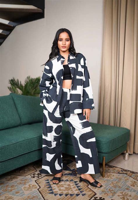 Monochrome Strokes Co-ord Set – Beyondtara
