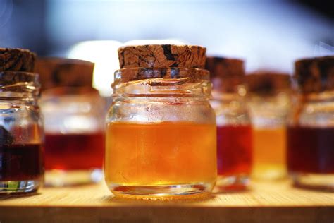 Fresh Local Honey Near Me: Support Beekeepers – Swarm Commander