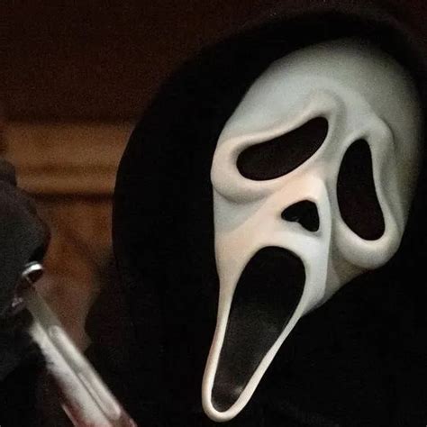 Chat with The Scream - text or voice, Enjoy AI Chat Free & Safe
