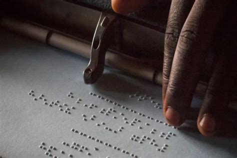 सुलभ और समावेशी संपर्क के लिए क्यों जरूरी है ब्रेल