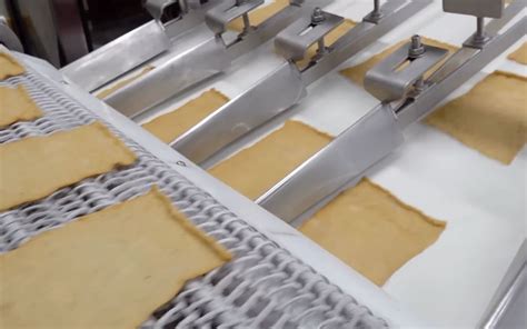 鱼饼的流水线制作过程-六一逗-六一逗-哔哩哔哩视频