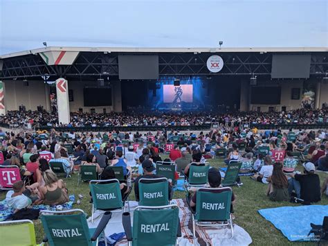 Dos Equis Pavilion Lawn Seats - RateYourSeats.com