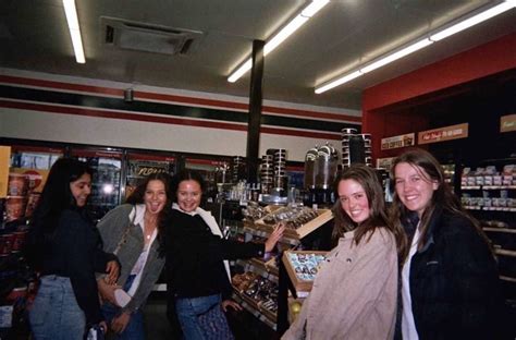 People Doing the It 的图像结果