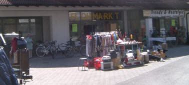 Flohmarkt Hallenfläche über 000 qm mit FREI Fläche GEWERBE PRIVAT ...