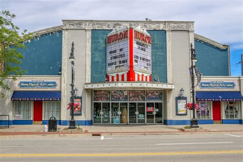 Snapshots: Port Huron - Gateway to Lake Huron — Miles 2 Go