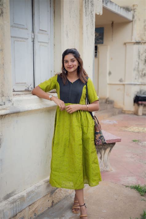 Dress 16 - Chanderi silk dress in green and black – vastarathelabel