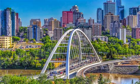 Book a Hotel in Edmonton, get rewarded | Edmonton's Best Hotels