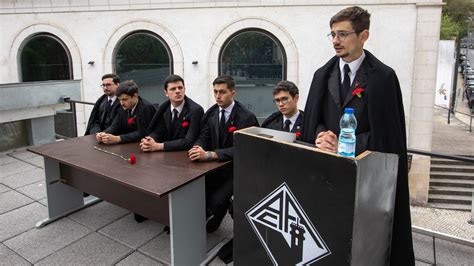 AAC alerta para o desinteresse político dos jovens numa “Carta à Democracia”