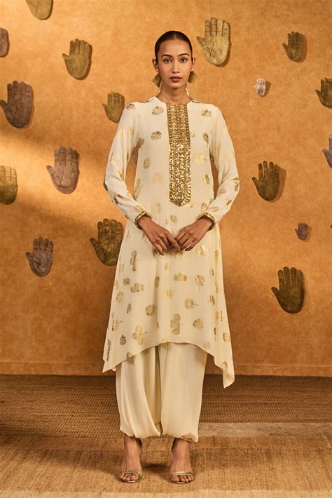 Ivory Windrose Kurta Set – House Of Masaba
