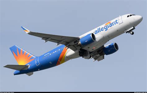 N247NV Allegiant Air Airbus A320-214(WL) Photo by Marc Charon | ID ...