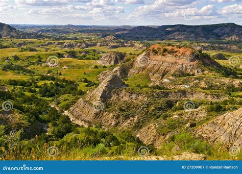 The Badlands of North Dakota Stock Image - Image of river, medora: 27209907