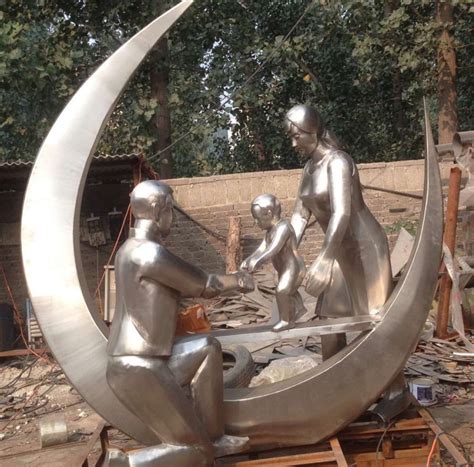 铜雕塑 不锈钢雕塑 铝雕塑 北京三里屯铜牛雕塑 北京庆奔雕塑