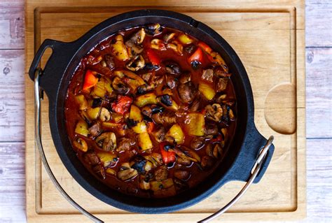 Dutch Oven Gulasch Kartoffeln at Jackie Roberts blog