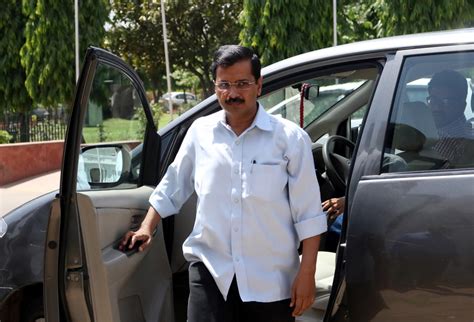 SC Asks AAP Govt to Reply on Centre's Plea Seeking Stay on Delhi High ...