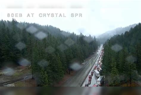 Snowfall Disrupts Traffic in Sierra Nevada, Creates Ideal Conditions