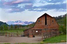A Sweet Colorado Wedding At The Barn At Raccoon Creek by 4 Corners Of Colorado To Explore For High Altitude A Sweet Colorado Wedding At The Barn At Raccoon Creek
